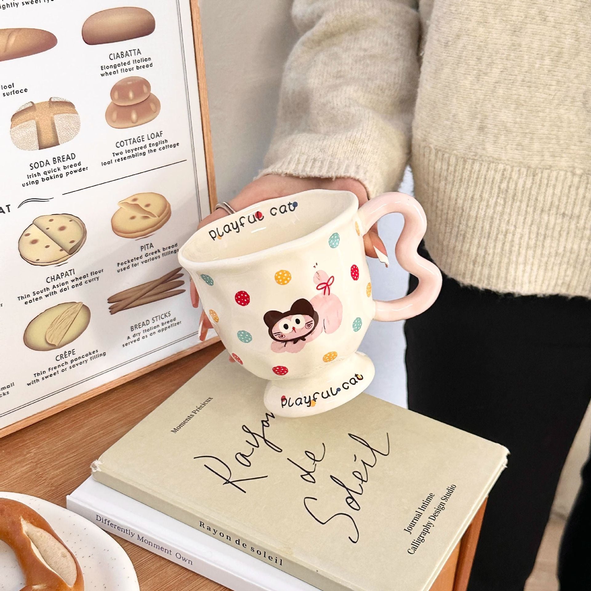 Bowknot Cat & Dog Pedestal Ceramic Mug